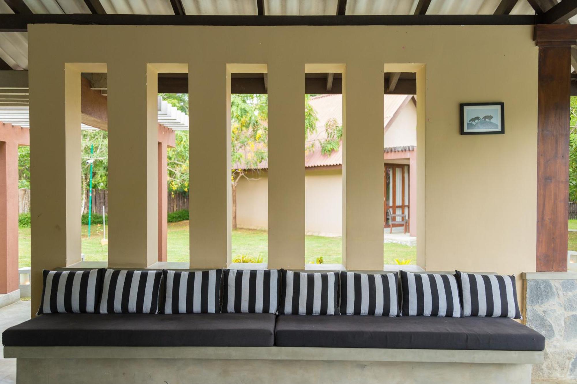 Yala Chalets By Lalan Leisure Kirinda  Extérieur photo