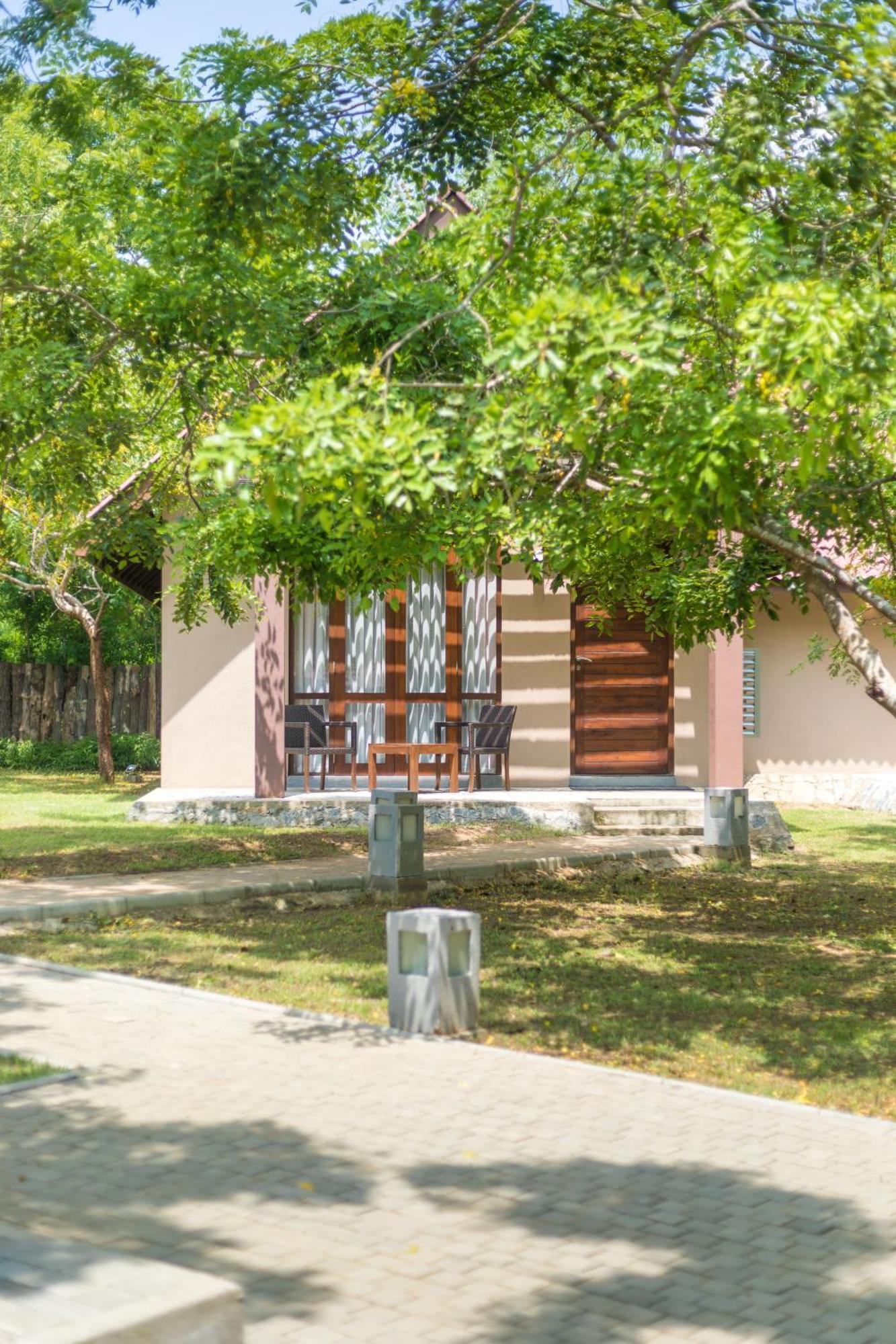 Yala Chalets By Lalan Leisure Kirinda  Extérieur photo